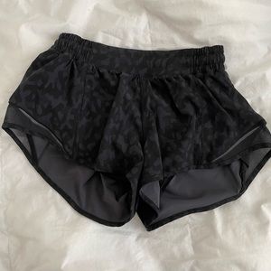 Lululemon Hotty Hot Shorts Leopard